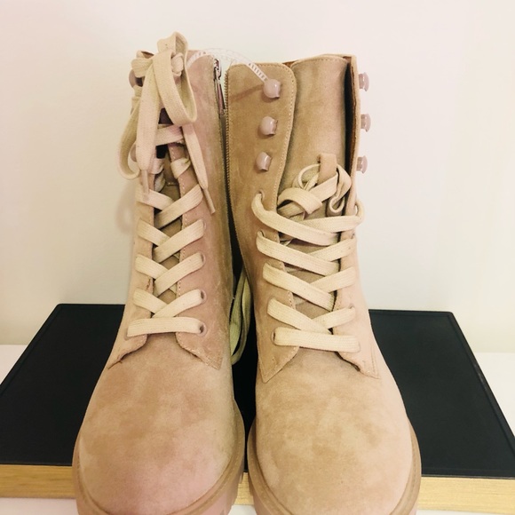 NWT ladies Boots WTH Hat - Picture 10 of 10